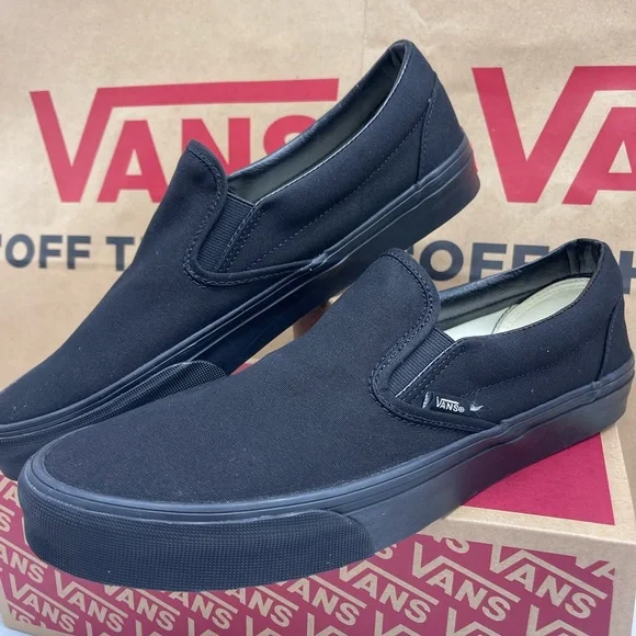 Vans Men's Classic Black Slip-On Sneakers
Black/Black
VN000EYEBKA - Picture 9 of 16